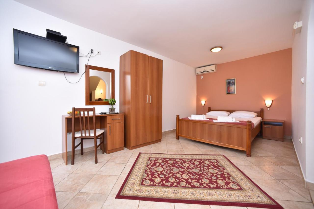 Apartmani Soljaga Petrovazzo Esterno foto